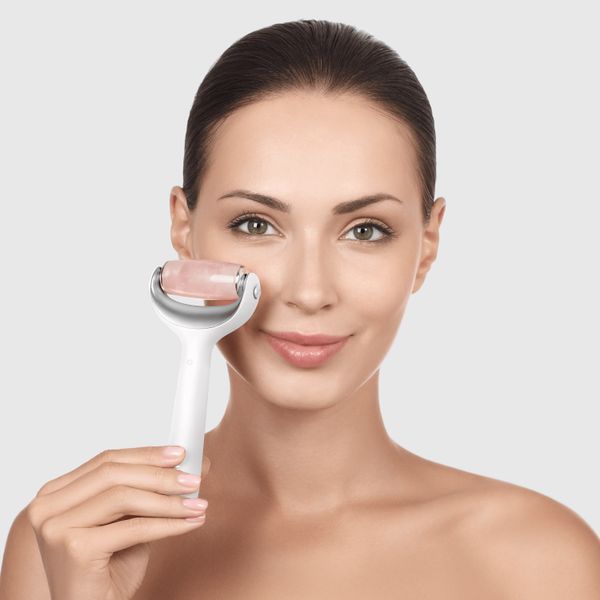 Ролер для голкової мезотерапії обличчя та тіла GESKE MicroNeedle Face&Body Roller 9в1 white HB0025 фото