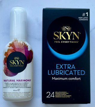 Комплект SKYN Extra Lube 24 шт - Лубрикант SKYN NATURAL HARMONY, 80 мл SOS3316 фото