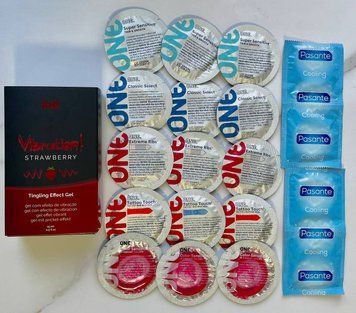Набір 19 шт ONE Classic, Super Sensitive,Color Sensations , Extreme ribs, Tattoo Touch - Pasante Cooling +Intt Vibration Strawberry (15 мл) SOS1757 фото