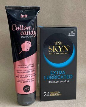 Комплект SKYN Extra Lube 24 шт + Лубрикант на водной основе Intt Cotton Candy (100 мл) SOS1065 фото