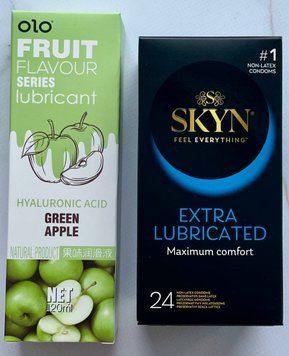 Набір SKYN Extra Lube 24 шт + Гель-лубрикант яблуко 120 мл OLO SOS3719 фото