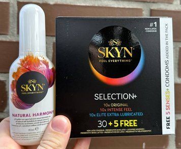 Набір : SKYN Selection 30 + 5 of 5 Senses 35 шт та Лубрикант Skyn Natural Harmony &ndash; 80 мл SOS591 фото