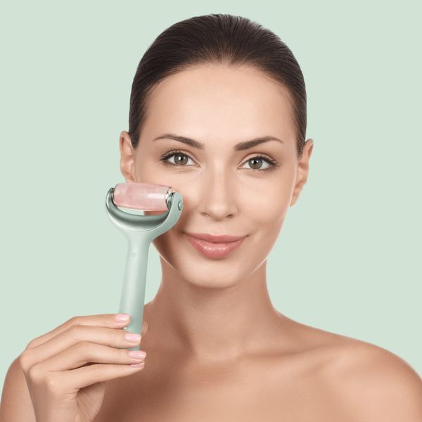Ролер для голкової мезотерапії обличчя та тіла GESKE MicroNeedle Face&Body Roller 9в1 green HB0026 фото