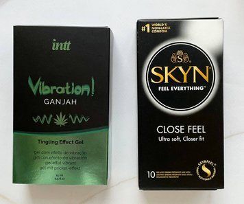 Комплект SKYN Close Feel 10 шт + Рідкий вібратор Intt Vibration Ganjah (15 мл) SOS2064 фото