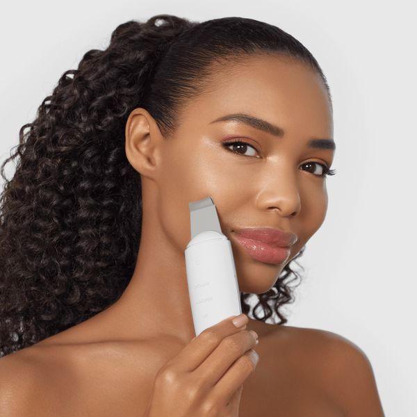 Микротоковый скраббер для кожи и устранение черных точек GESKE MicroCurrent Skin Scrubber&Blackhead Remover 9в1 white HB0150 фото