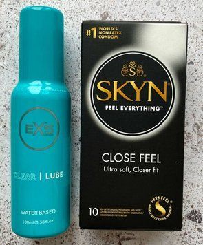 Набір SKYN Close Feel 10 шт + EXS Clear Lube Water Based 100 мл SOS1071 фото