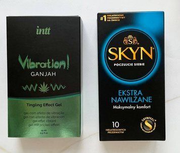 Комплект Skyn Exstra Lube 10 шт + Рідкий вібратор Intt Vibration Ganjah (15 мл) SOS2065 фото