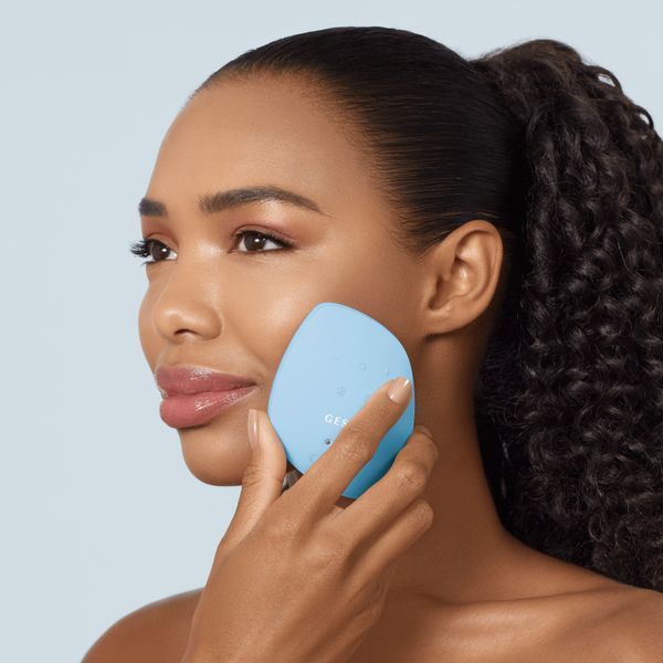 Ультразвуковая маска тепло и холод GESKE Sonic Warm & Cool Mask 9 в 1 aquamarine HB0105 фото