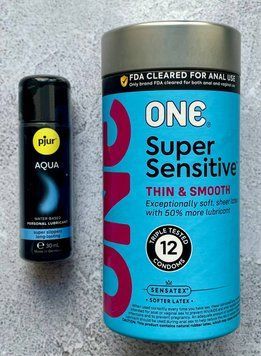 Комплект ONE Super Sensitive 12 шт - Лубрикант pjur Aqua 30 мл SOS2664 фото