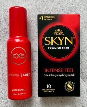 Комплект SKYN Intense Feel 10 штук - Лубрикант EXS Strawberry Lube 100 мл SOS2564 фото