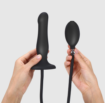 Надувной фаллоимитатор Strap-On-Me INFLATABLE DILDO PLUG - NOIR, шарик внутри, диаметр до 6 см SO7383 фото