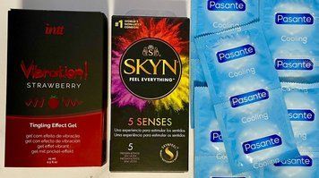 Набор 15 шт SKYN 5 Senses &ndash; Pasante Cooling + Жидкий вибратор Intt Vibration Strawberry (15 мл) SOS1518 фото