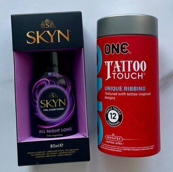 Набор ONE Tattoo Touch Pack &ndash; 12 шт. + Лубрикант Skyn ​​All Night Long 80 мл на силиконовой основе. SOS1224 фото