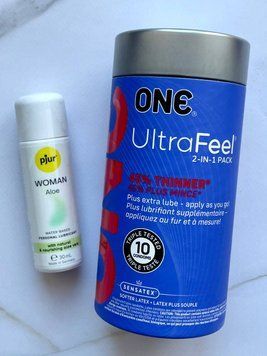 Комплект ONE UltraFeel 2-in-1 10 шт + Лубрикант на водній основі pjur Woman Aloe 30 мл SOS1969 фото