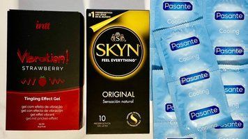 Комплект 20 шт SKYN ORIGINAL &ndash; Pasante Cooling + Жидкий вибратор Intt Vibration Strawberry (15 мл) SOS1520 фото