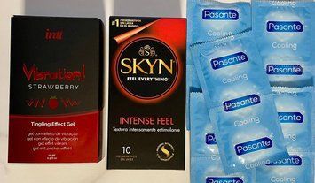 Комплект 20 шт SKYN Intense Feel - Pasante Cooling + Жидкий вибратор Intt Vibration Strawberry (15 мл) SOS1521 фото