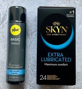 Набор Skyn ​​Extra Lube 24 шт. - Лубрикант pjur Basic waterbased 100 мл SOS2620 фото