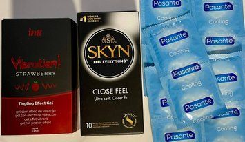 Комплект 20 шт SKYN Close Feel - Pasante Cooling + Жидкий вибратор Intt Vibration Strawberry (15 мл) SOS1523 фото