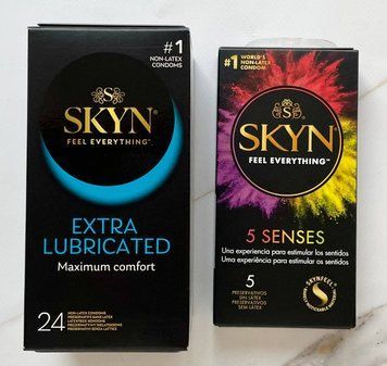 Комплект SKYN Exstra Lube 24шт+ Skyn 5 Senses SOS2097 фото