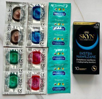 Набор Skyn ​​Extra Lube 10 шт + Pasante Tropical 4 шт + Pasante Mint, Blueberry, Strawberry, Chocolate 8 шт SOS3029 фото