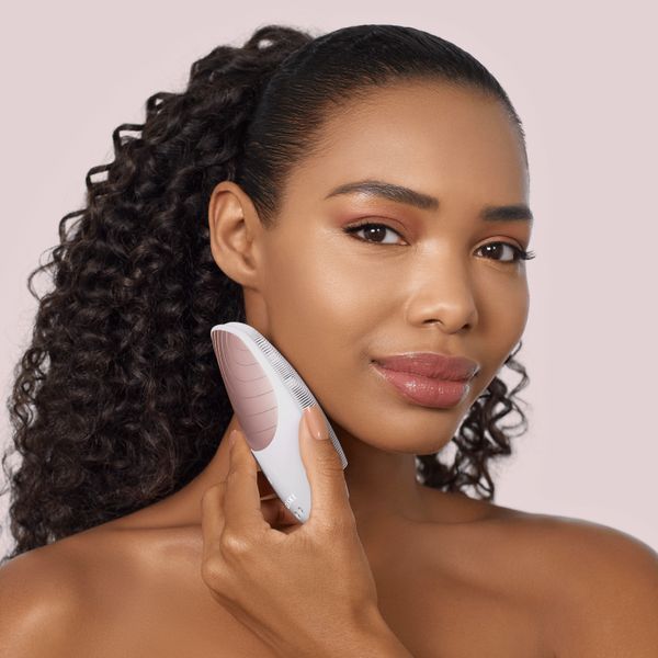 Электронная звуковая термо щетка для лица GESKE Sonic Thermo Facial Brush 6в1 starlight HB0077 фото