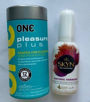 Комплект ONE Pleasure Plus 12 шт + Лубрикант на водній основі SKYN NATURAL HARMONY, 80 мл SOS1232 фото