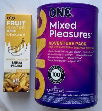 Комплект ONE Mixed Pleasures (100 шт) + Гель-лубрикант банан 120 мл OLO SOS3686 фото