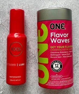 Комплект ONE Flavor Waves 12 шт - Лубрикант EXS Strawberry Lube 100 мл SOS2574 фото