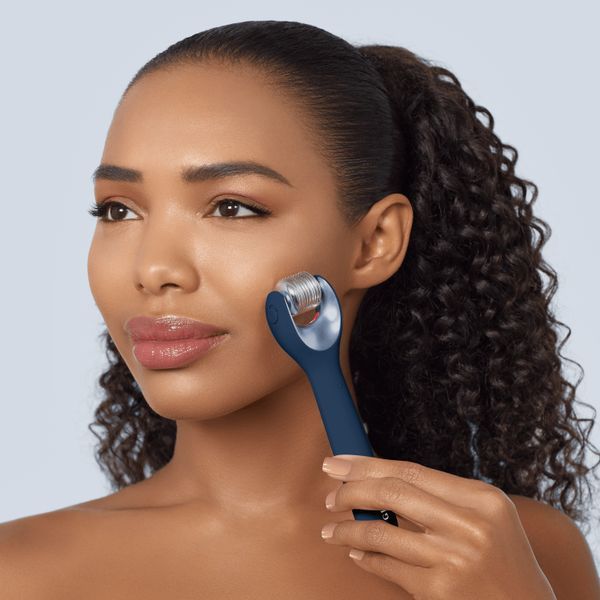 Электронный роллер для лица с микроиглами GESKE MicroNeedle Face Roller 9в1 midnight HB0188 фото