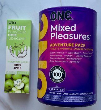 Комплект ONE Mixed Pleasures (100 шт) + Гель-лубрикант яблоко 120 мл OLO SOS3688 фото
