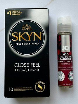 Комплект Skyn Close Feel 10 штук - Лубрикант System JO H2O &mdash; Raspberry Sorbet (30 мл) SOS2817 фото