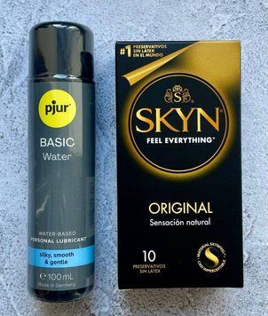 Набор SKYN Original 10 шт. - Лубрикант pjur Basic waterbased 100 мл SOS2626 фото