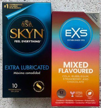 Комплект Skyn Exstra Lube 10 штук + EXS Mixed Flavoured 12 шт SOS1085 фото