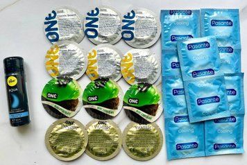 Набір 22 шт ONE Classic, Vanish, Flavor Waves , Super Studs - Pasante Cooling + pjur Aqua 30 мл SOS1780 фото