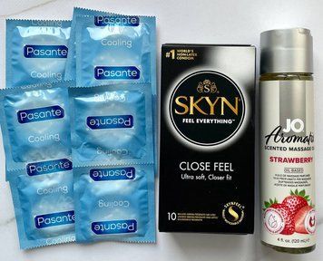 Набір 20 шт SKYN Close Feel - Pasante Cooling + System JO Aromatix Strawberry 120 мл SOS1630 фото