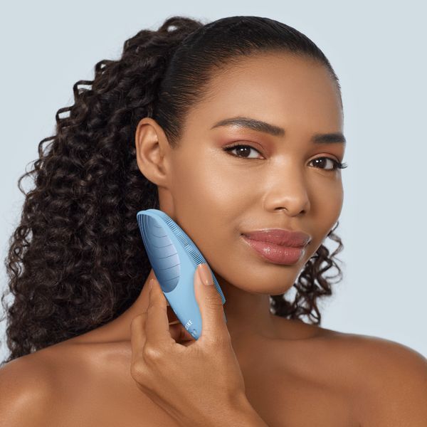 Электронная звуковая термо щетка для лица GESKE Sonic Thermo Facial Brush 6в1 aquamarine HB0083 фото