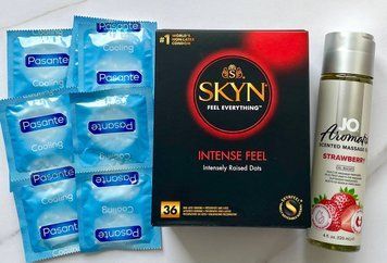 Набір 46 шт SKYN Intense Feel - Pasante Cooling + System JO Aromatix Strawberry 120 мл SOS1631 фото