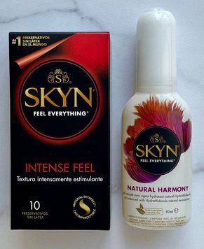 Комплект SKYN Intense Feel 10 шт + Лубрикант на водной основе SKYN NATURAL HARMONY, 80 мл SOS1238 фото