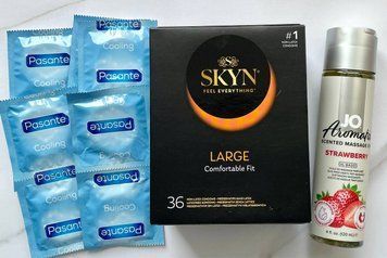 Комплект 46 шт SKYN Large - Pasante Cooling + System JO Aromatix Strawberry 120 мл SOS1632 фото