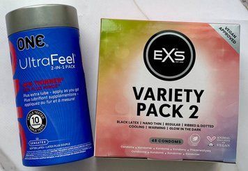 КОМПЛЕКТ резинок ONE UltraFeel 2-in-1 10 шт - EXS Mixed Variety Pack 2, 48 шт  SOS3142 фото