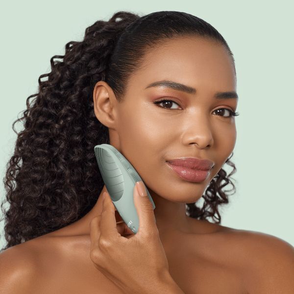 Электронная звуковая термо щетка для лица GESKE Sonic Thermo Facial Brush 6в1 green HB0085 фото