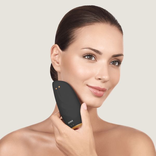 Очистительная щетка для лица GESKE Sonic Thermo Facial Brush&Face-Lifter 8в1 gray HB0086 фото