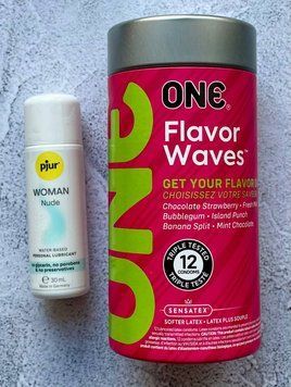 Комплект ONE Flavor Waves 12 шт - Лубрикант pjur Woman Nude 30 мл SOS2645 фото