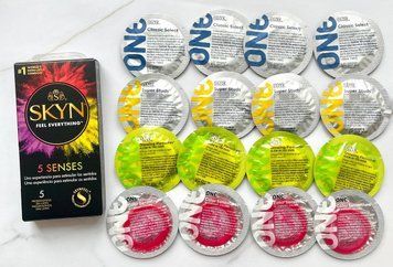 Набір 21 шт - ONE Super Studs, Classic, Color Sensations, Glowing Pleasures + SKYN 5 Senses SOS1898 фото