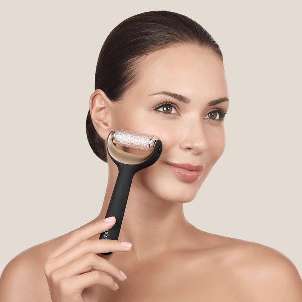 Электронный роллер для лица и тела с микроиглами GESKE MicroNeedle Face&Body Roller 8в1 gray HB0196 фото