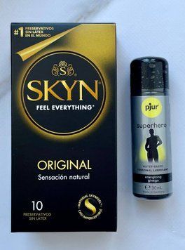 Набір Skin Original 10 шт + Стимулювальна змазка pjur Superhero glide 30 мл SOS1986 фото
