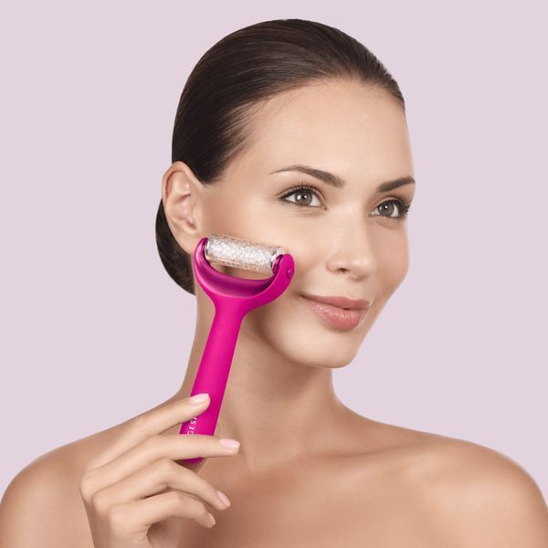 Электронный роллер для лица и тела с микроиглами GESKE MicroNeedle Face&Body Roller 8в1 magenta HB0197 фото