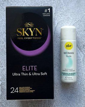 Комплект SKYN Elite 24 шт - Лубрикант pjur Woman Nude 30 мл SOS2635 фото