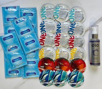 Набір 30 шт ONE Classic, Super Sensitive, Super Studs, Extreme ribs, Flavor Waves - Pasante Cooling + Лубрикант "olo smooth" 60 мл SOS1739 фото