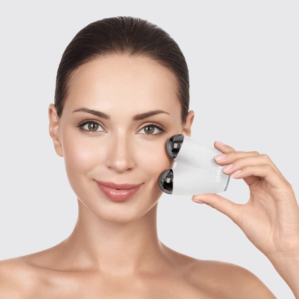 Микротоковый подтягиватель лица GESKE MicroCurrent Face-Lifter 6в1 white HB0139 фото